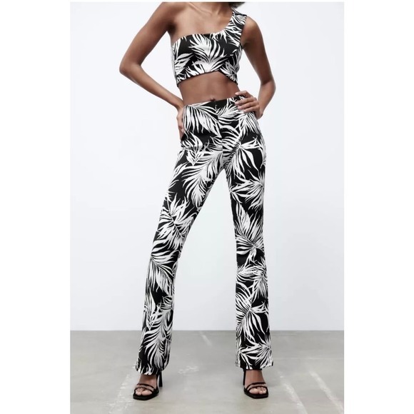 ZARA Matching Set High Waist Flare Pants and Top B&W Plam Print Jacquard Size M - Picture 1 of 13